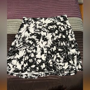 Chaps XL black and white floral skirt